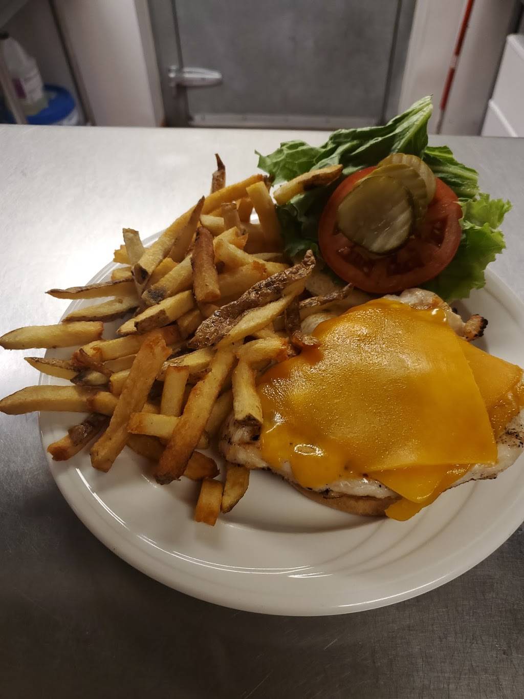 Buckhorn Grill & Pub | restaurant | 1801 Cabelas Ln, Prairie du Chien, WI 53821, USA | 6083265717 OR +1 608-326-5717