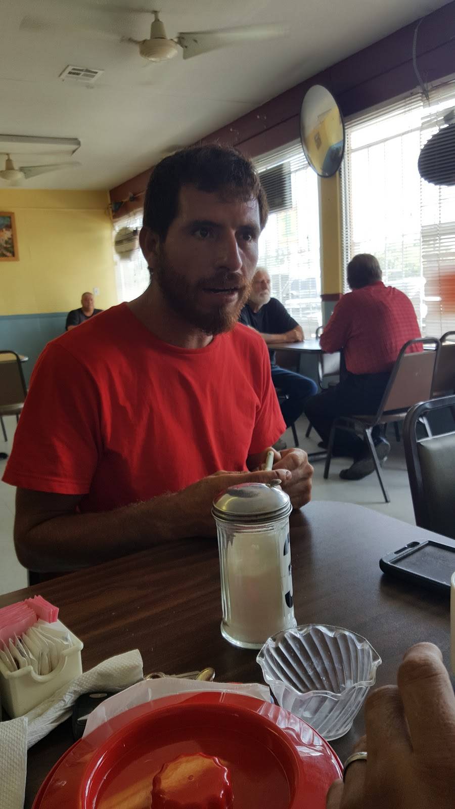 Charritos Restaurant | restaurant | 2017 N Zarzamora St, San Antonio, TX 78201, USA | 2107338113 OR +1 210-733-8113