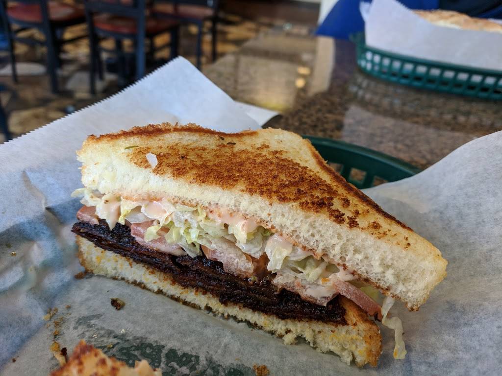 Ninth Street Deli @ Howards | restaurant | 2732 S 13th St, St. Louis, MO 63118, USA | 3146643354 OR +1 314-664-3354
