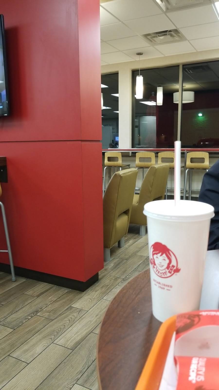 Wendys | restaurant | 12688 Gov G C Peery Hwy, Pounding Mill, VA 24637, USA | 2769635702 OR +1 276-963-5702