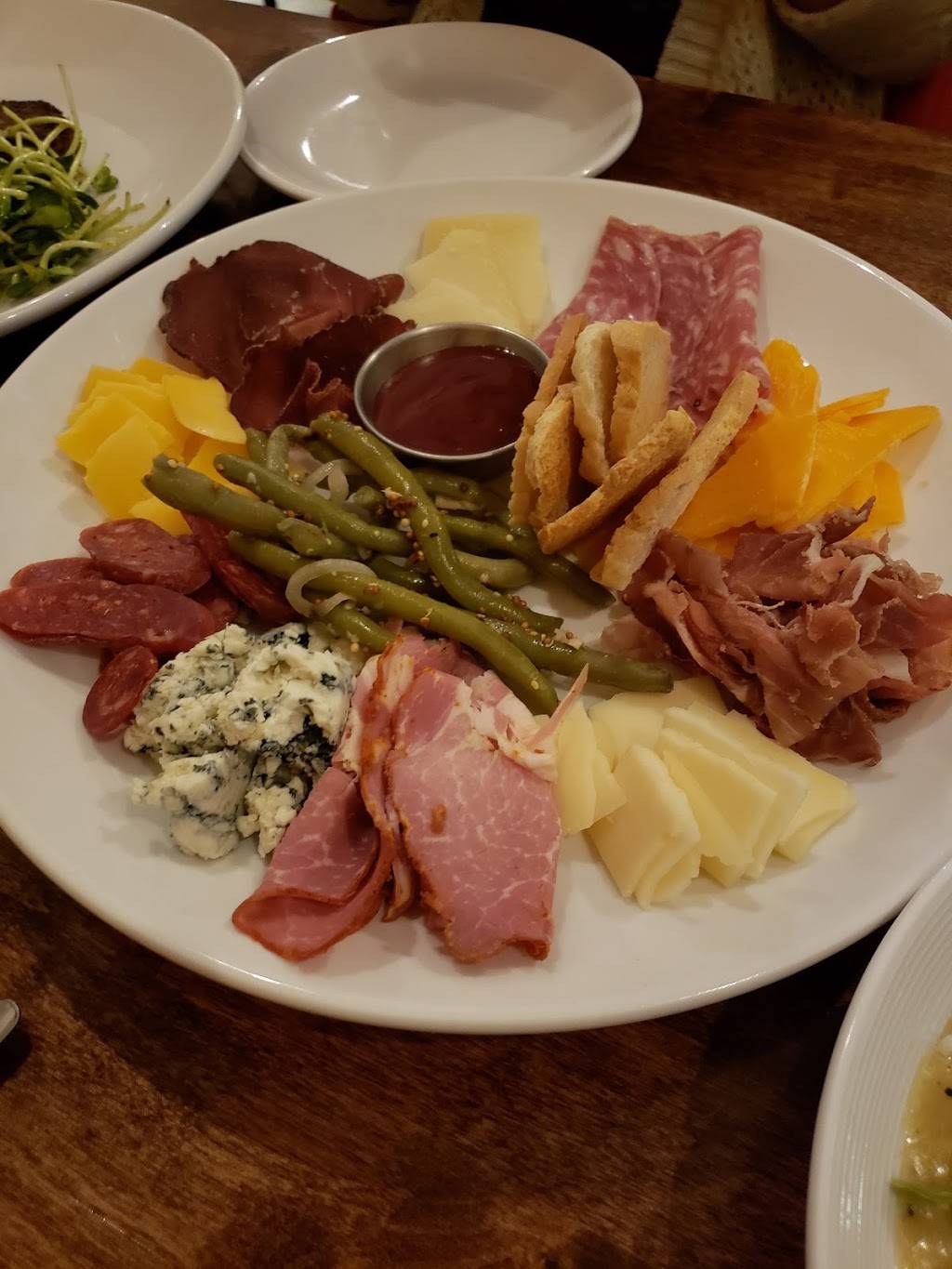 Field and Fire | restaurant | N1788 Lily of the Valley Dr suite b, Greenville, WI 54942, USA | 9207504106 OR +1 920-750-4106