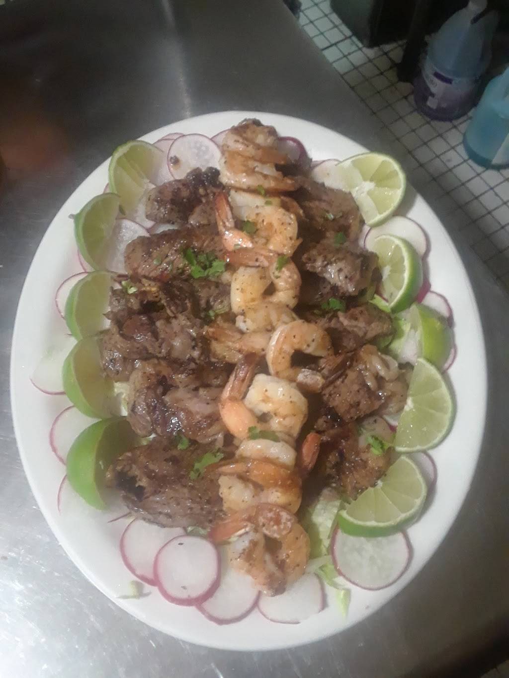 Petencito Latin Grill | restaurant | 250 Lawrence Ave, Lawrence, NY 11559, USA | 5163410550 OR +1 516-341-0550