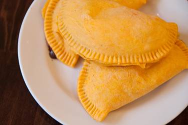 Leons Caribbean Food | restaurant | 823 E Warrington Ave, Pittsburgh, PA 15210, USA | 4124315366 OR +1 412-431-5366