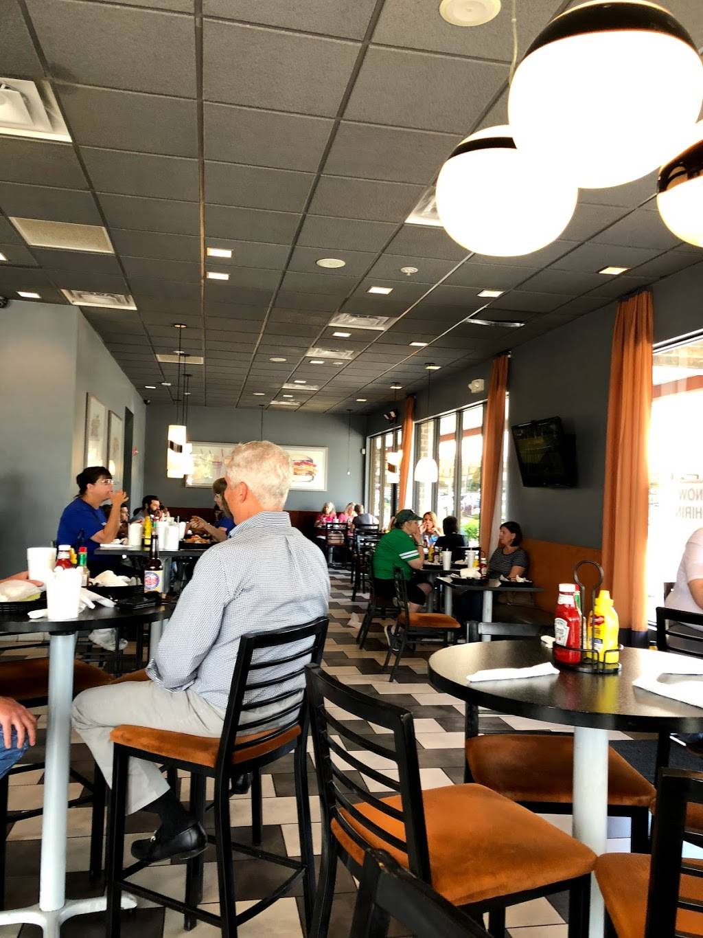 Dave & Tonys Premium Burger Joint | restaurant | 12766 Olive Blvd, Creve Coeur, MO 63141, USA | 3144395100 OR +1 314-439-5100