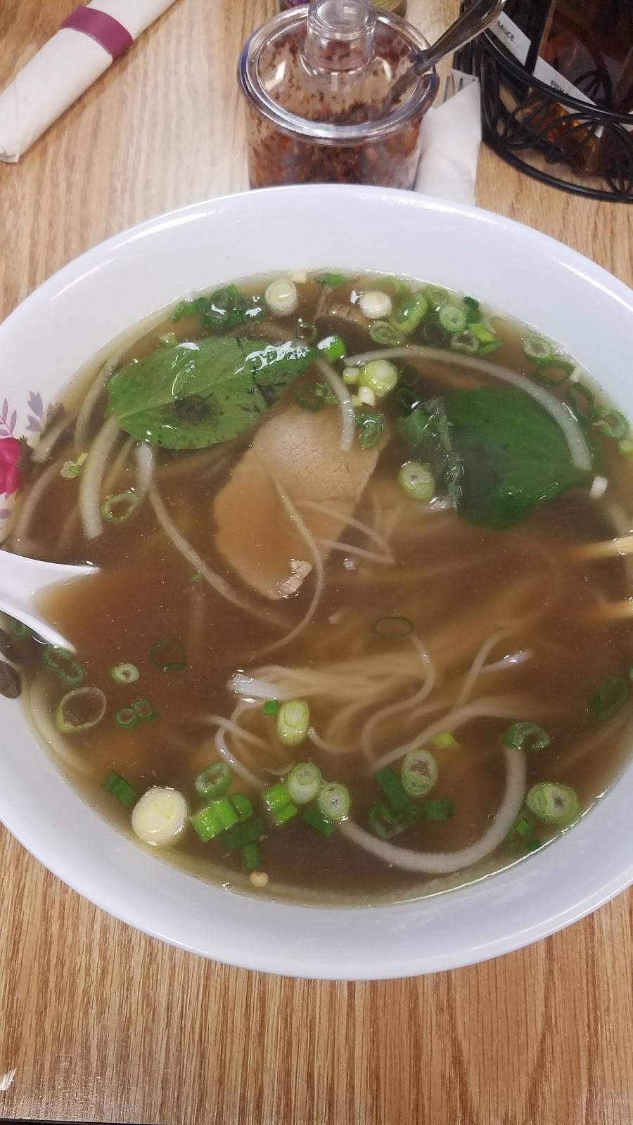 Hot Pepper Thai Restaurant of Waterford | restaurant | 4212 Pontiac Lake Rd, Waterford Twp, MI 48328, USA | 2486180270 OR +1 248-618-0270