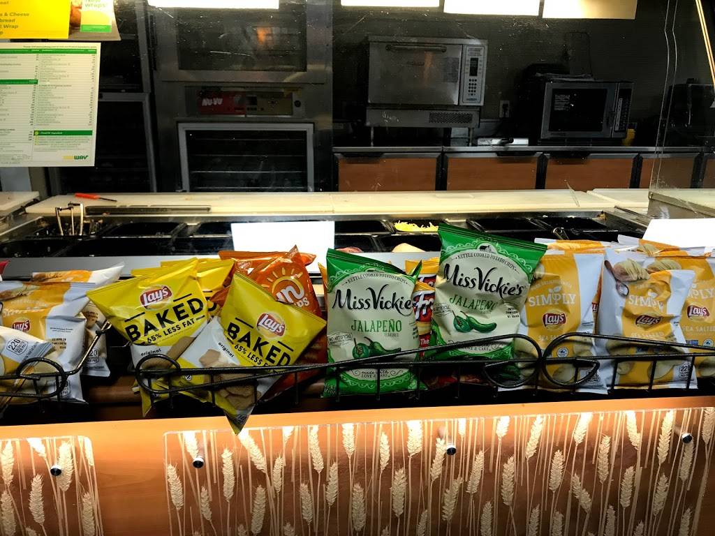 Subway Restaurants | restaurant | 6341 Shattuck Ave, Oakland, CA 94609, USA | 5105971910 OR +1 510-597-1910