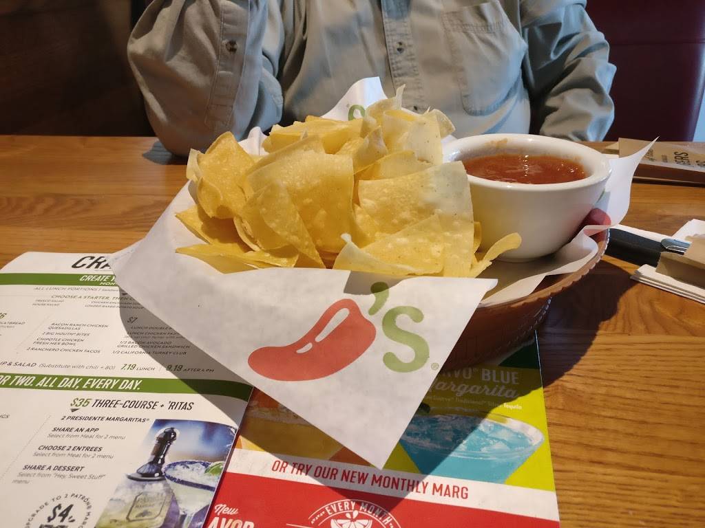 Chilis Grill & Bar | restaurant | 10220 Central Ave SE, Albuquerque, NM 87123, USA | 5052966400 OR +1 505-296-6400