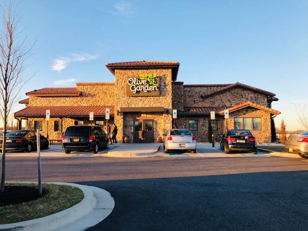 Olive Garden Italian Restaurant | meal takeaway | 1681 Ritchie Station Ct, Capitol Heights, MD 20743, USA | 3013242133 OR +1 301-324-2133