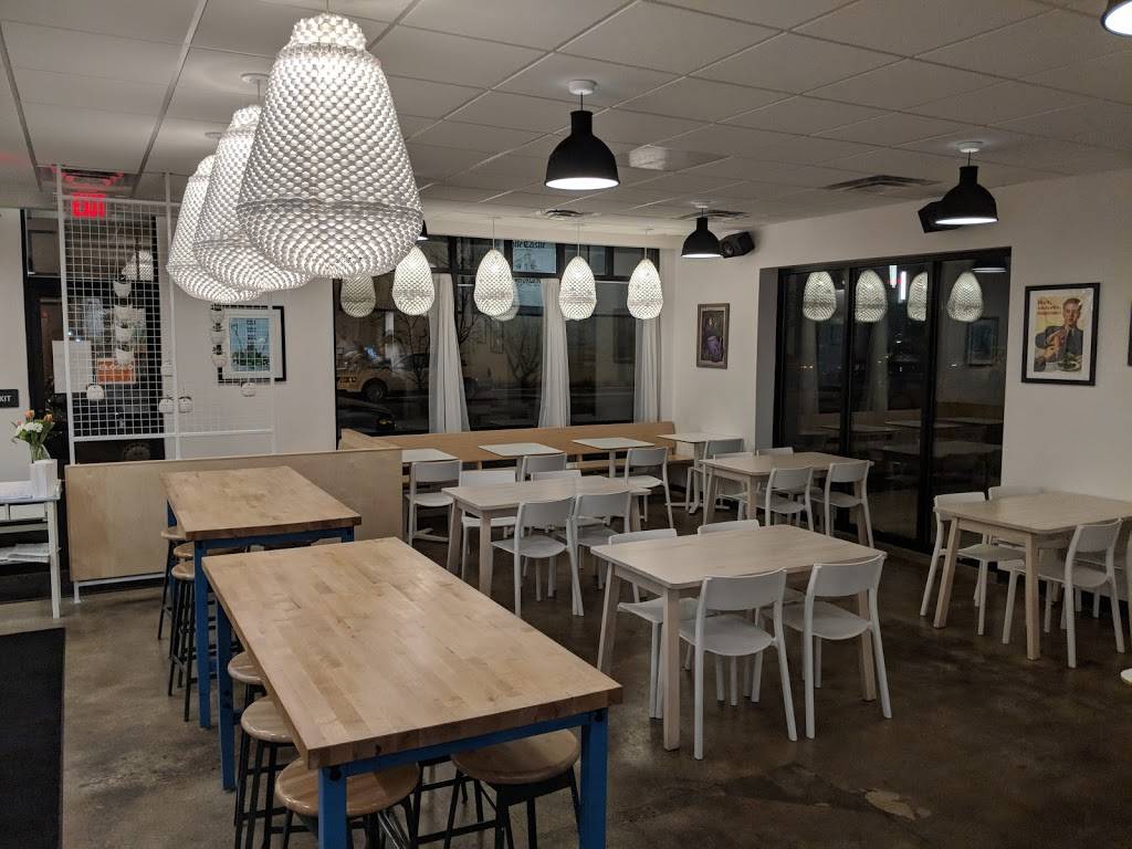 Three Carrots Fountain Square | restaurant | 920 Virginia Ave, Indianapolis, IN 46203, USA | 4632213669 OR +1 463-221-3669