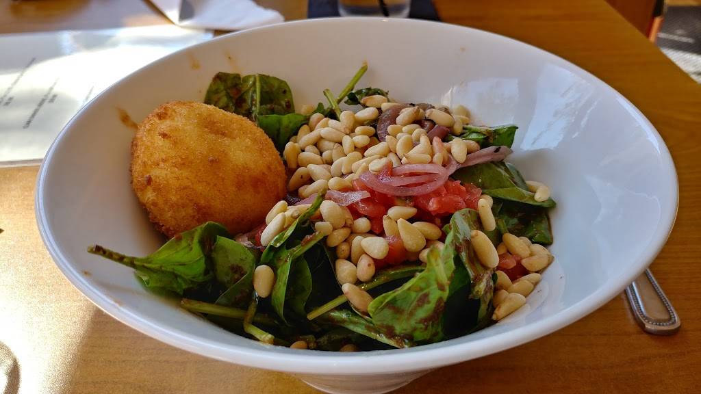 Tinkers Creek Road Tavern | restaurant | 14000 Tinkers Creek Rd, Walton Hills, OH 44146, USA | 2166423900 OR +1 216-642-3900