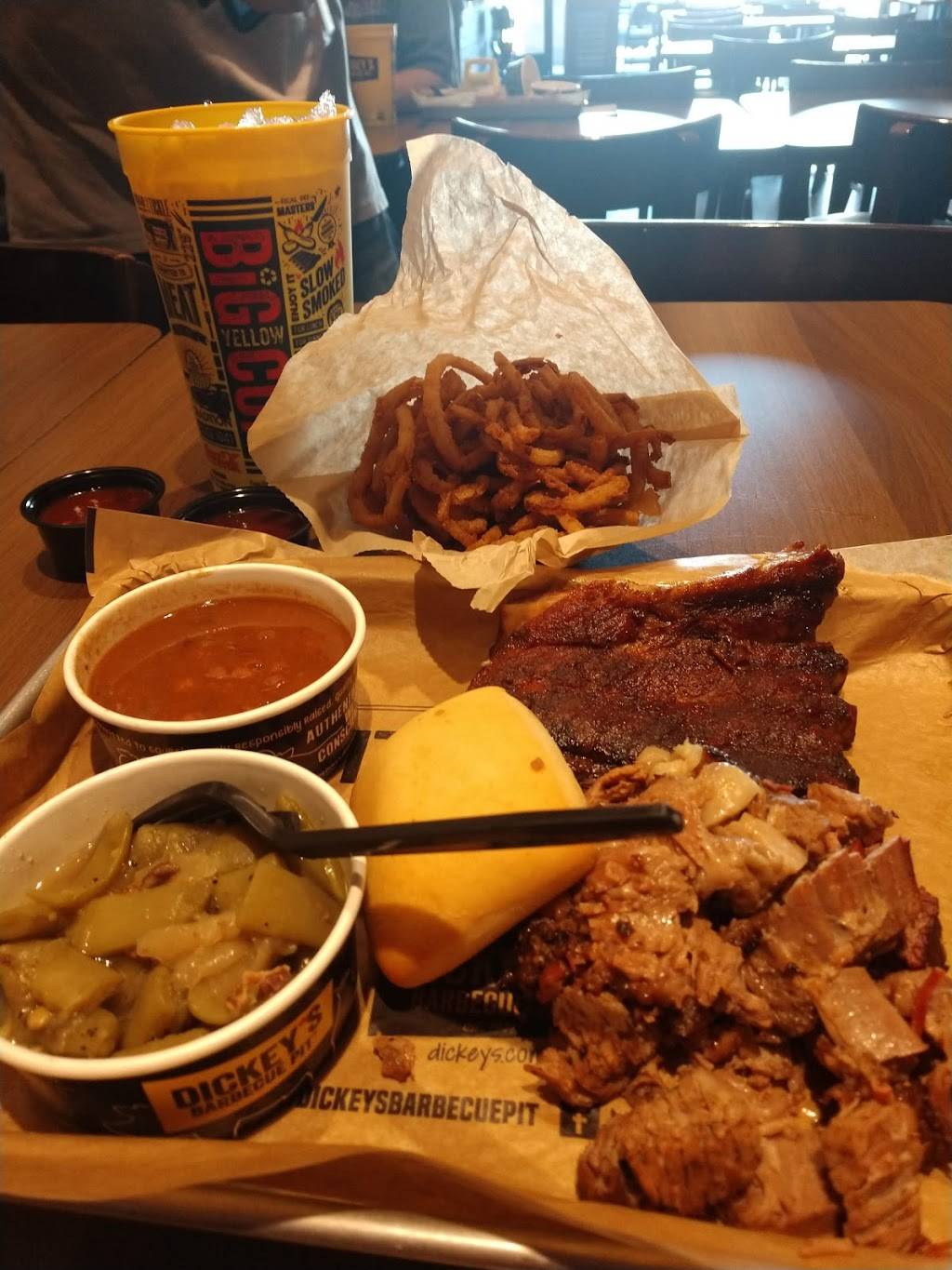 Dickeys Barbecue Pit | restaurant | 240 N 12th Ave, Hanford, CA 93230, USA | 5595847427 OR +1 559-584-7427
