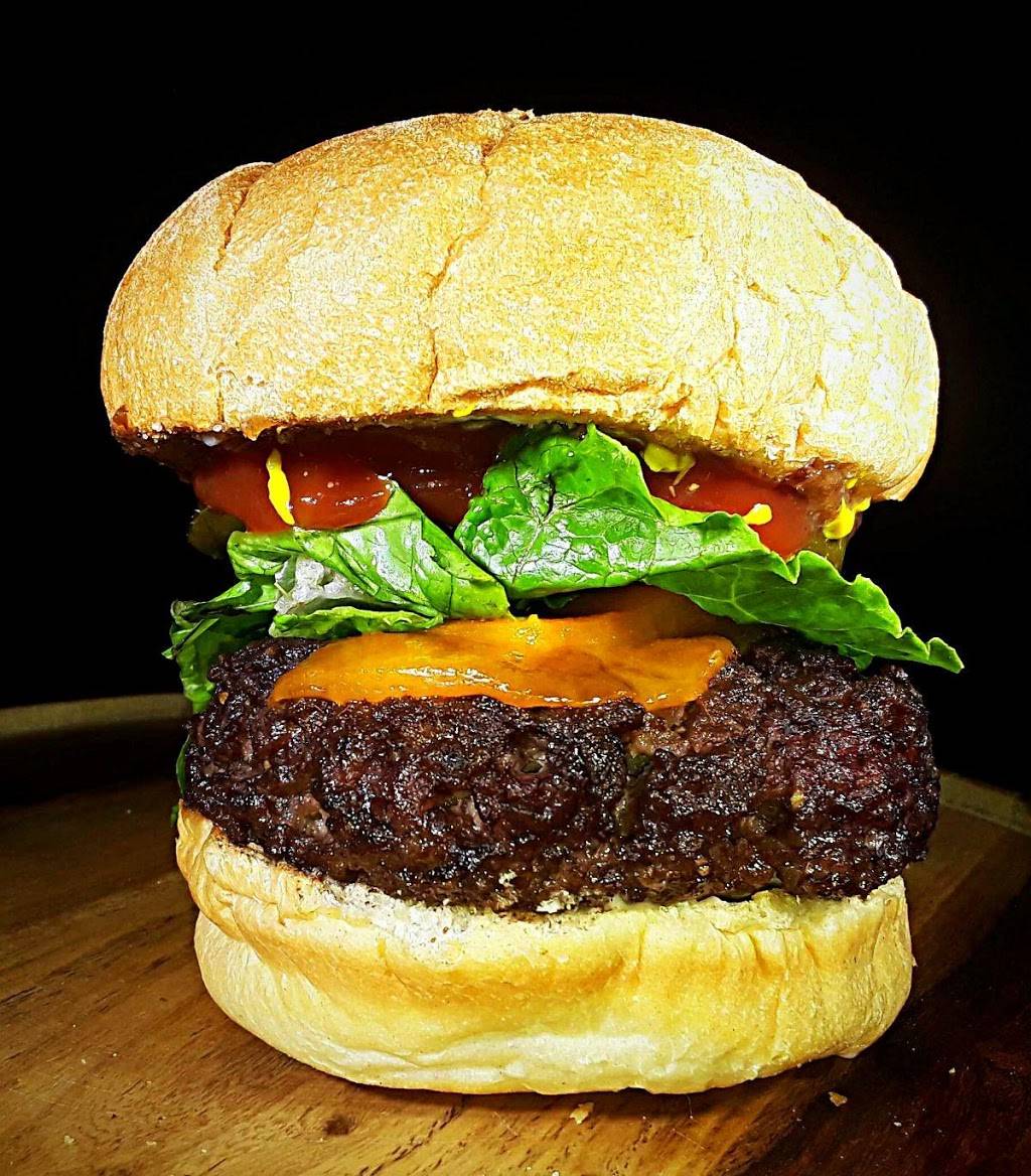 Twizted Burger Company | restaurant | 249 W Dundee Rd, Buffalo Grove, IL 60089, USA | 8476686316 OR +1 847-668-6316