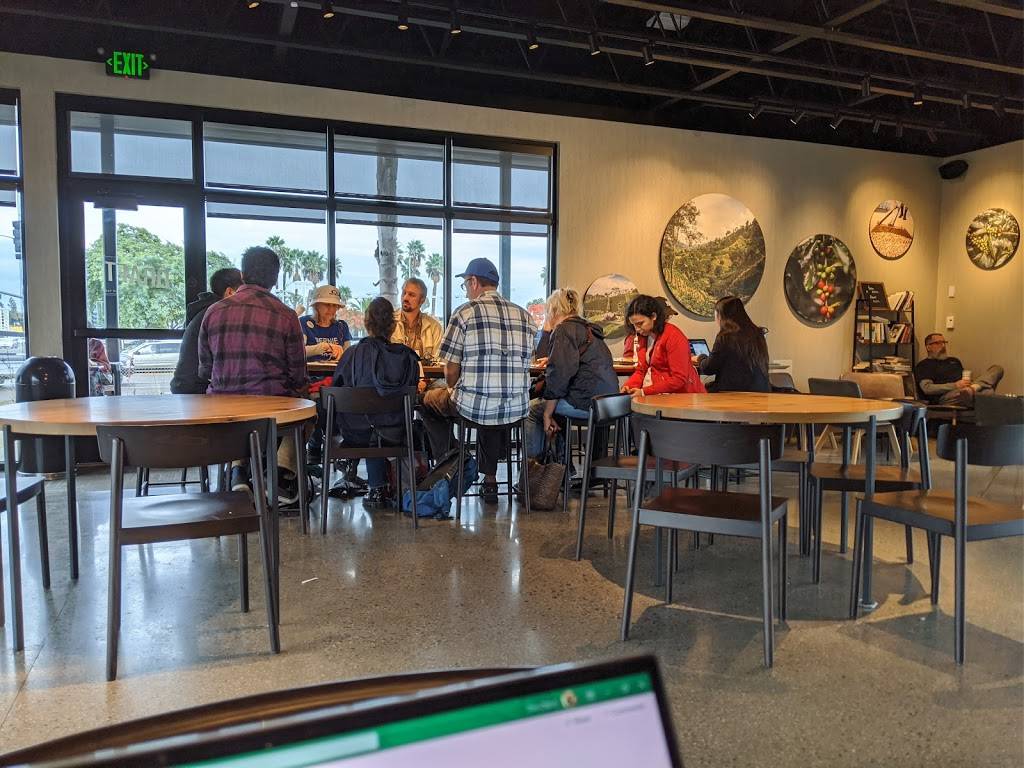 Starbucks Drive Thru | cafe | 121 W Lincoln Ave, Escondido, CA 92026, USA | 7603176298 OR +1 760-317-6298