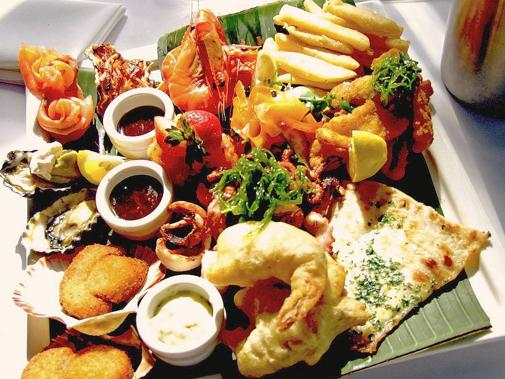 The Royal Crab Calabash Seafood Buffet | restaurant | 610 N Kings Hwy, Myrtle Beach, SC 29577, USA | 8433100990 OR +1 843-310-0990