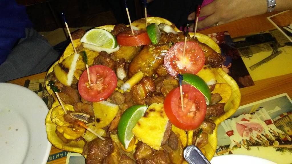 Pueblito Viejo | restaurant | 5429 N Lincoln Ave, Chicago, IL 60625, USA | 7737849135 OR +1 773-784-9135