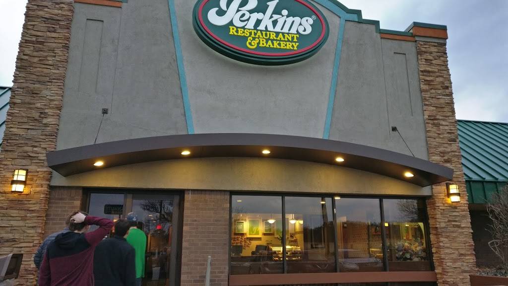Perkins Restaurant & Bakery | restaurant | 811 S Frontage Rd, Wisconsin Dells, WI 53965, USA | 6082546424 OR +1 608-254-6424