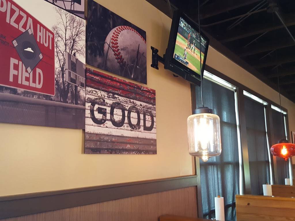 Pizza Hut | restaurant | 4301 7th St, Bay City, TX 77414, USA | 9792457601 OR +1 979-245-7601