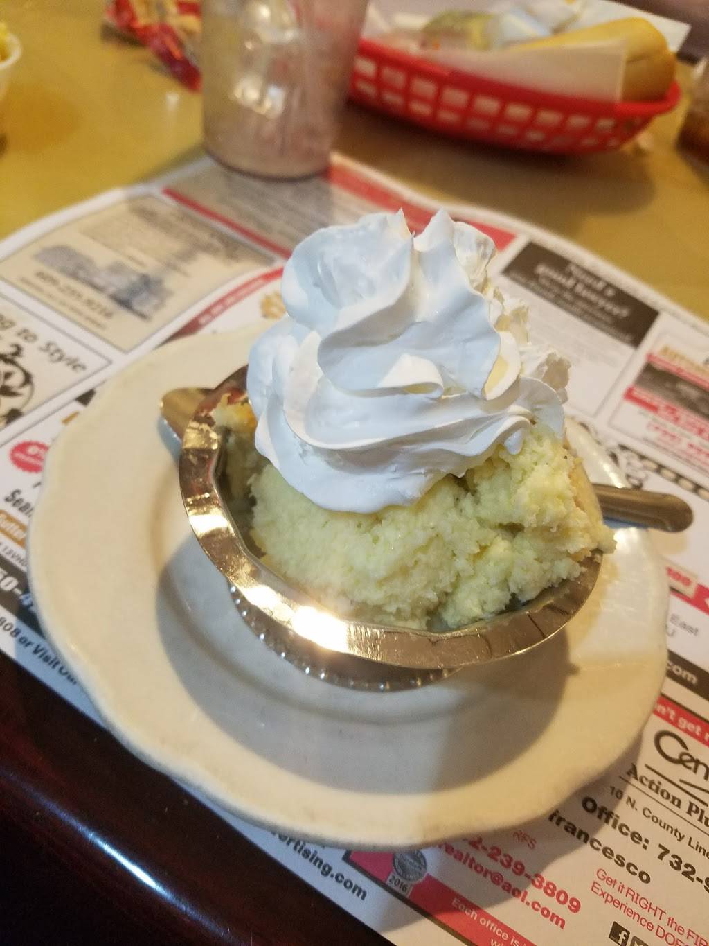 Bandwagon Diner | restaurant | 2500 Rte 37 E, Toms River, NJ 08753, USA | 7322706400 OR +1 732-270-6400