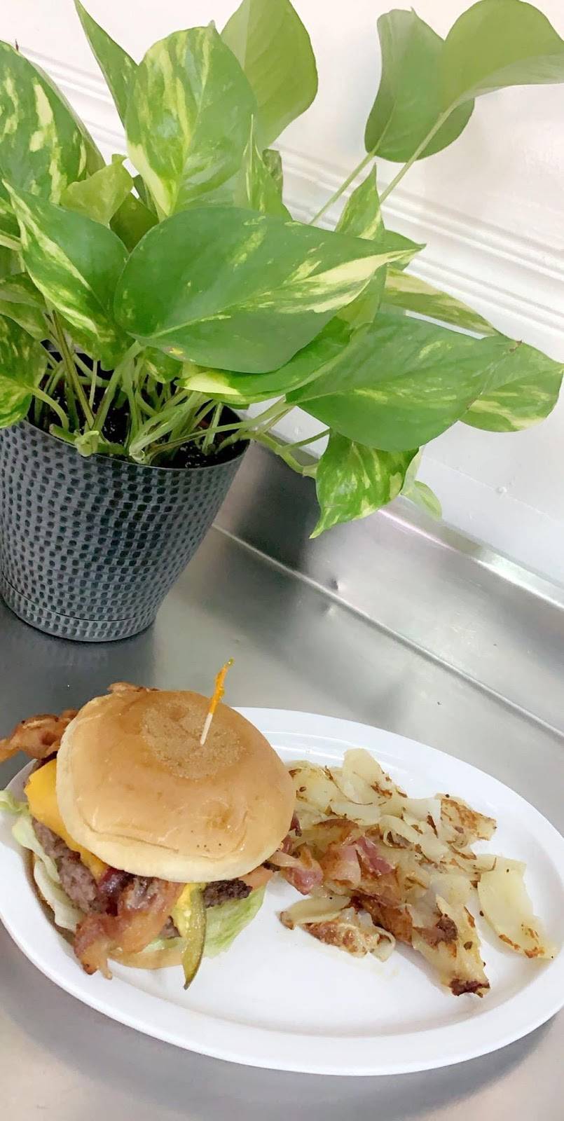 Joes Diner House | restaurant | 10417 S Prairie Ave, Inglewood, CA 90303, USA | 4247025559 OR +1 424-702-5559