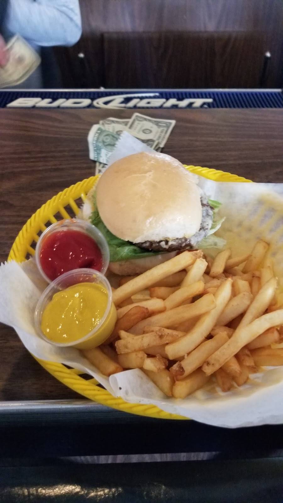 Bottomz UP Bar & Grill | restaurant | 400 Washington Ave, Bay City, MI 48708, USA | 9898929220 OR +1 989-892-9220