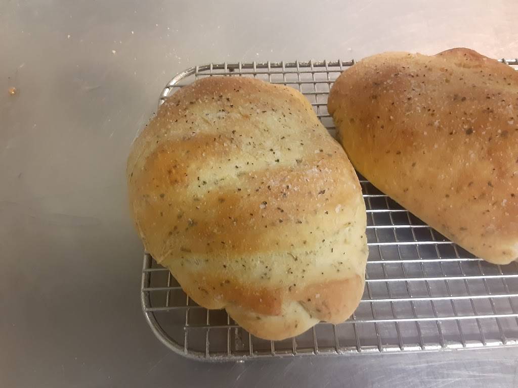 Wood Smoke & Eats | restaurant | 427 W 6th St, Mt Carmel, IL 62863, USA | 6182406497 OR +1 618-240-6497