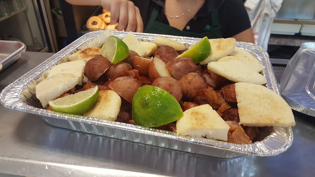 Antojitos Y Mas | restaurant | 1035 Elizabeth Ave, Elizabeth, NJ 07201, USA | 9083527377 OR +1 908-352-7377