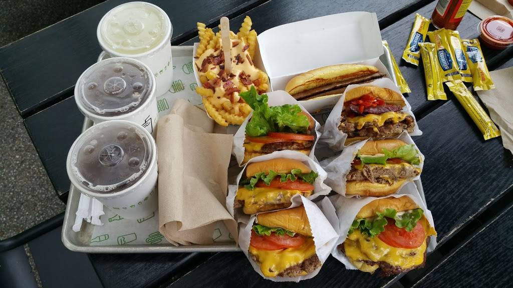 Shake Shack | restaurant | 12 S Michigan Ave, Chicago, IL 60603, USA | 3126466005 OR +1 312-646-6005