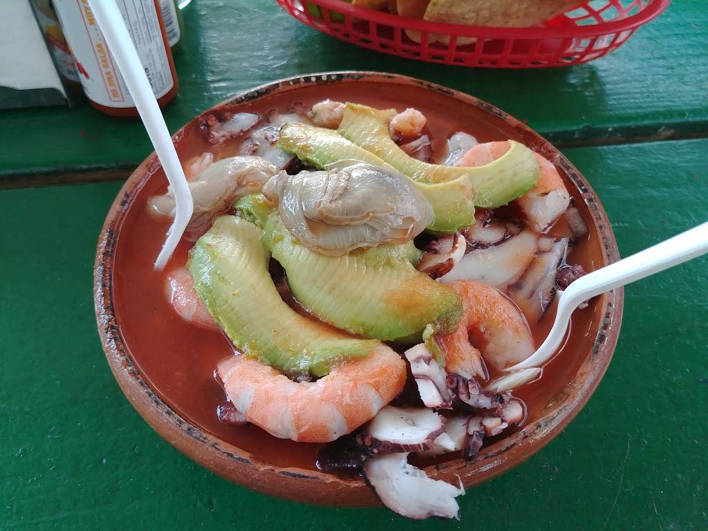 Mariscos Las Cazuelitas | restaurant | 6495 S Union Ave #2, Bakersfield, CA 93307, USA | 6617173052 OR +1 661-717-3052