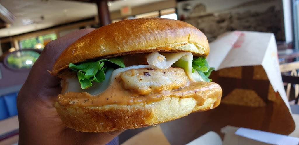 McDonalds | cafe | 178 Summer St, Kingston, MA 02364, USA | 7815859234 OR +1 781-585-9234