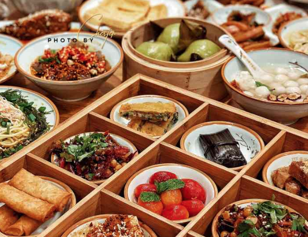 Royal Highness Zhu 朱椿 | restaurant | 1217-1219 W Fullerton Ave, Chicago, IL 60614, USA | 7737998151 OR +1 773-799-8151