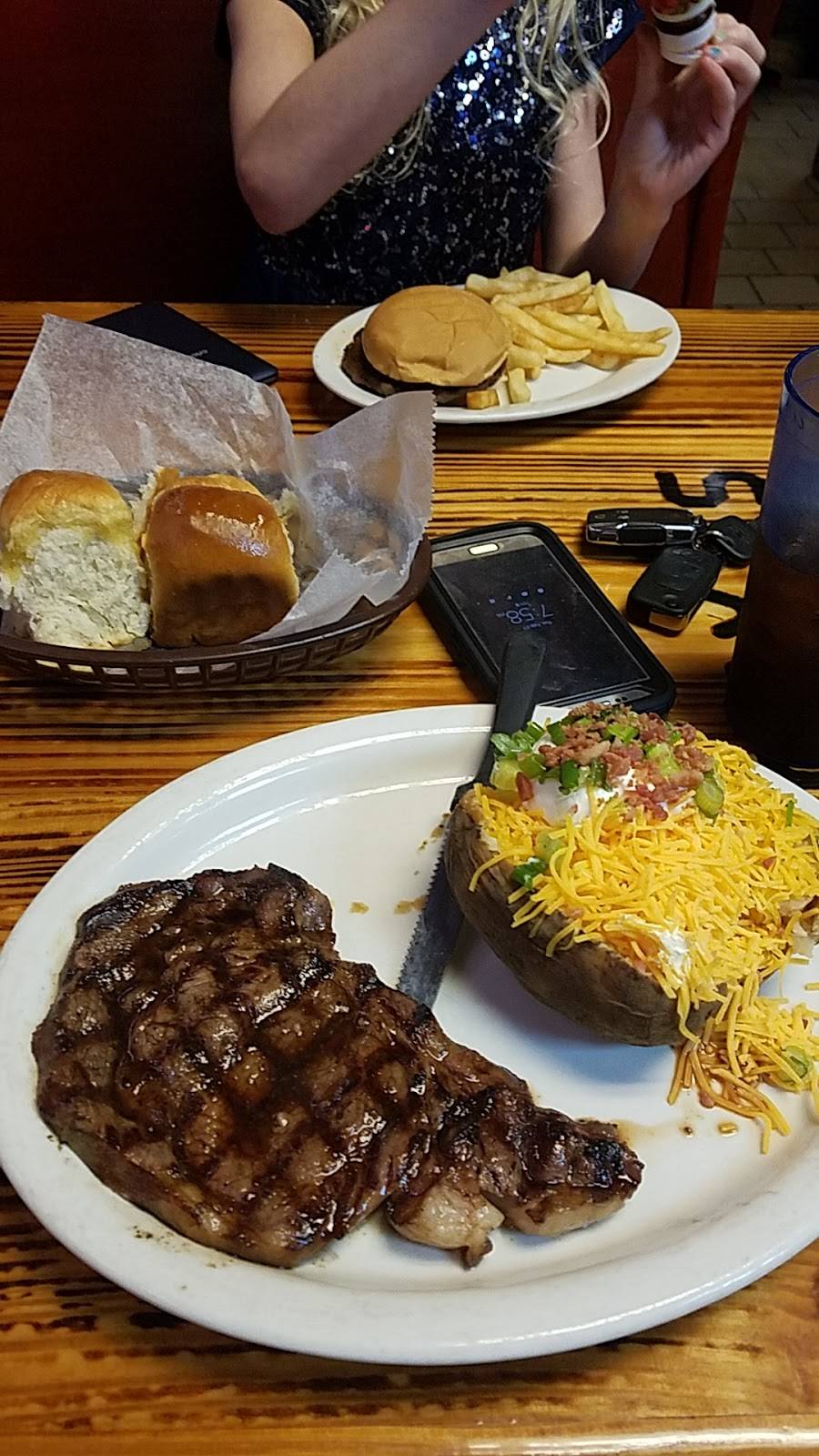 Pinehurst BBQ | restaurant | 100 Strickland Dr, Pinehurst, TX 77630, USA | 4098862223 OR +1 409-886-2223