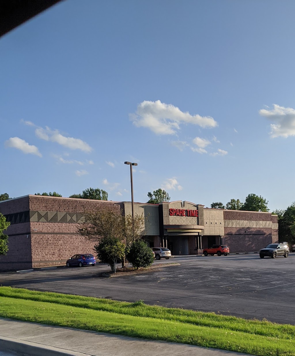 Spare Time Hixson | restaurant | 5530 Hixson Pike, Hixson, TN 37343, USA | 4238432695 OR +1 423-843-2695