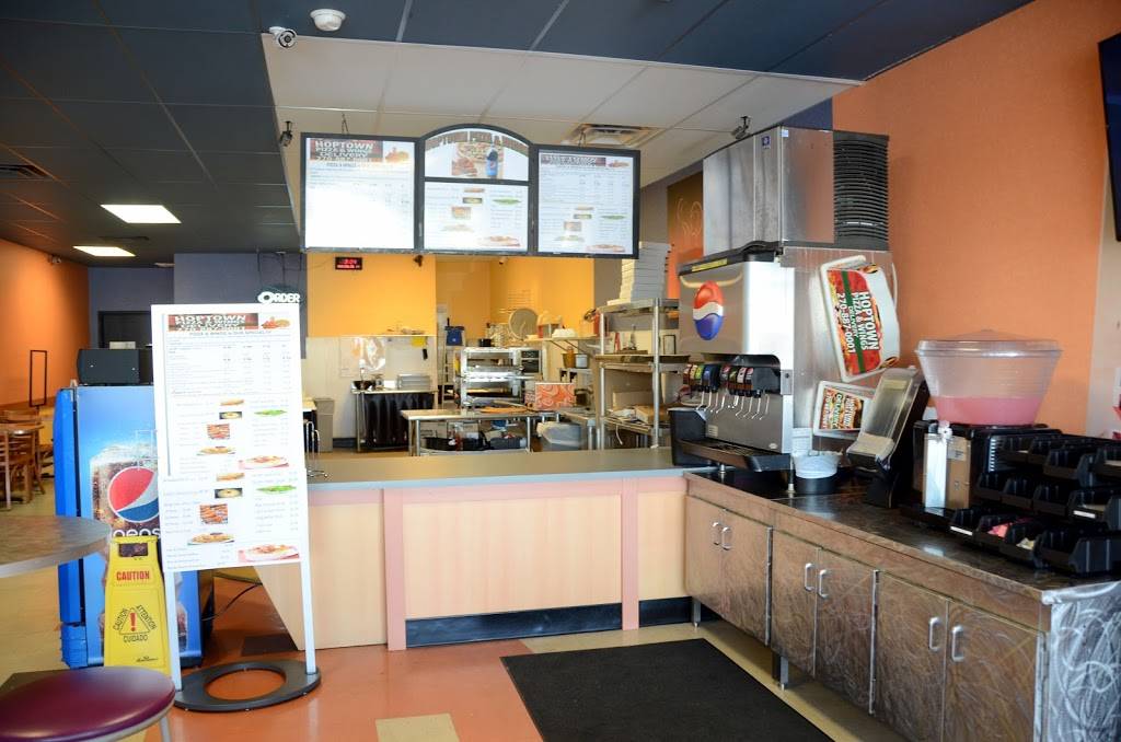 Hoptown pizza & wings | restaurant | 2717 Fort Campbell Blvd, Hopkinsville, KY 42240, USA | 2708870001 OR +1 270-887-0001