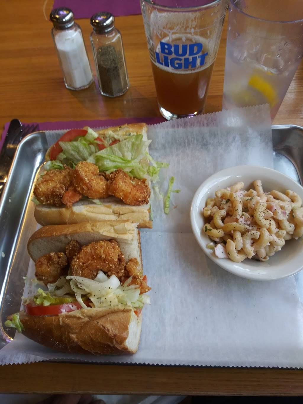 Bayou BBQ & Grill | restaurant | 221 Shaw St, New London, CT 06320, USA | 8603267947 OR +1 860-326-7947