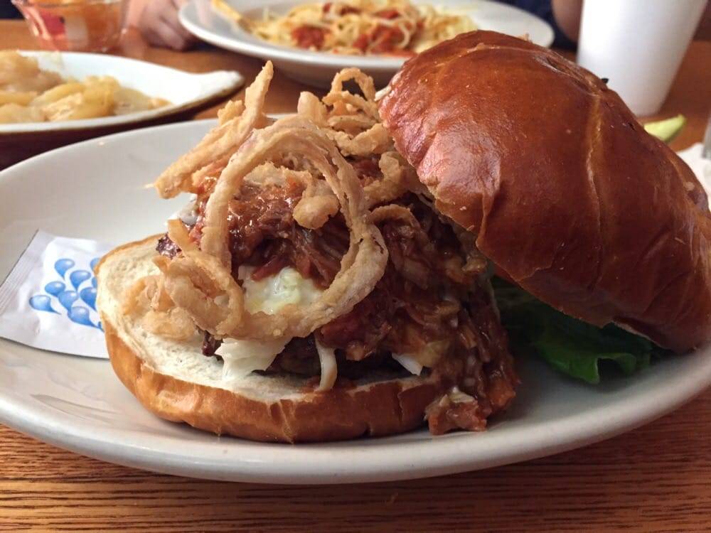 Country House Restaurant | restaurant | 2799 Maple Ave, Lisle, IL 60532, USA | 6309830545 OR +1 630-983-0545