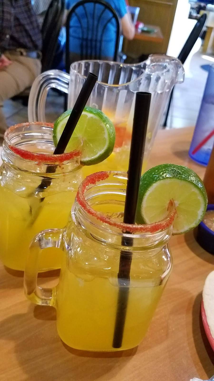 Hidalgos Mexican Restaurant & Cantina | restaurant | 200 S Santa Fe Ave, Edmond, OK 73003, USA | 4052852424 OR +1 405-285-2424