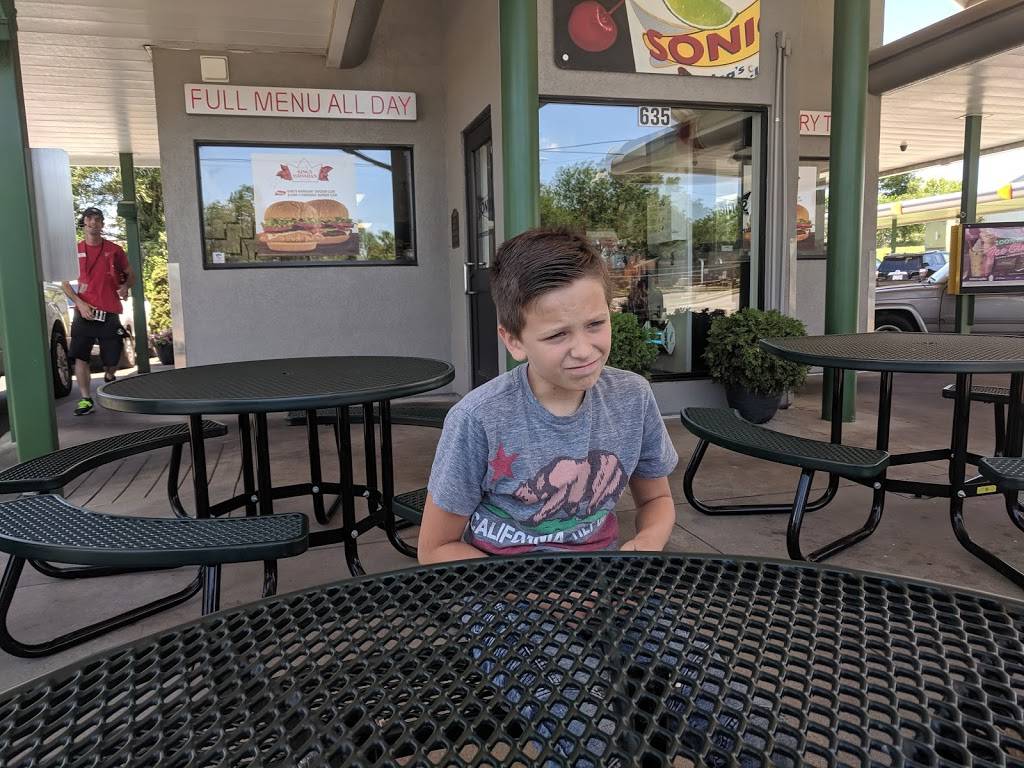 Sonic Drive-In | restaurant | 635 W Commercial St, Springfield, MO 65803, USA | 4178666245 OR +1 417-866-6245