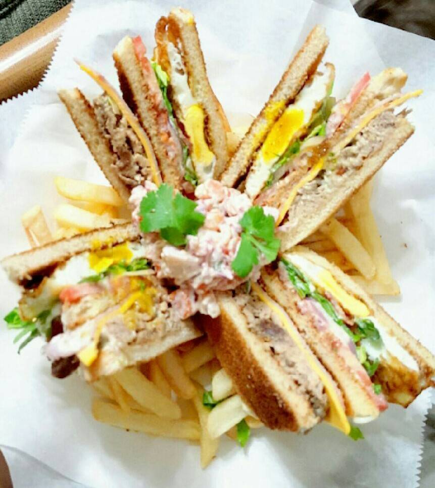 Mano Goyo Latin Food | restaurant | 9677 E Colonial Dr, Union Park, FL 32817, USA | 3212954068 OR +1 321-295-4068