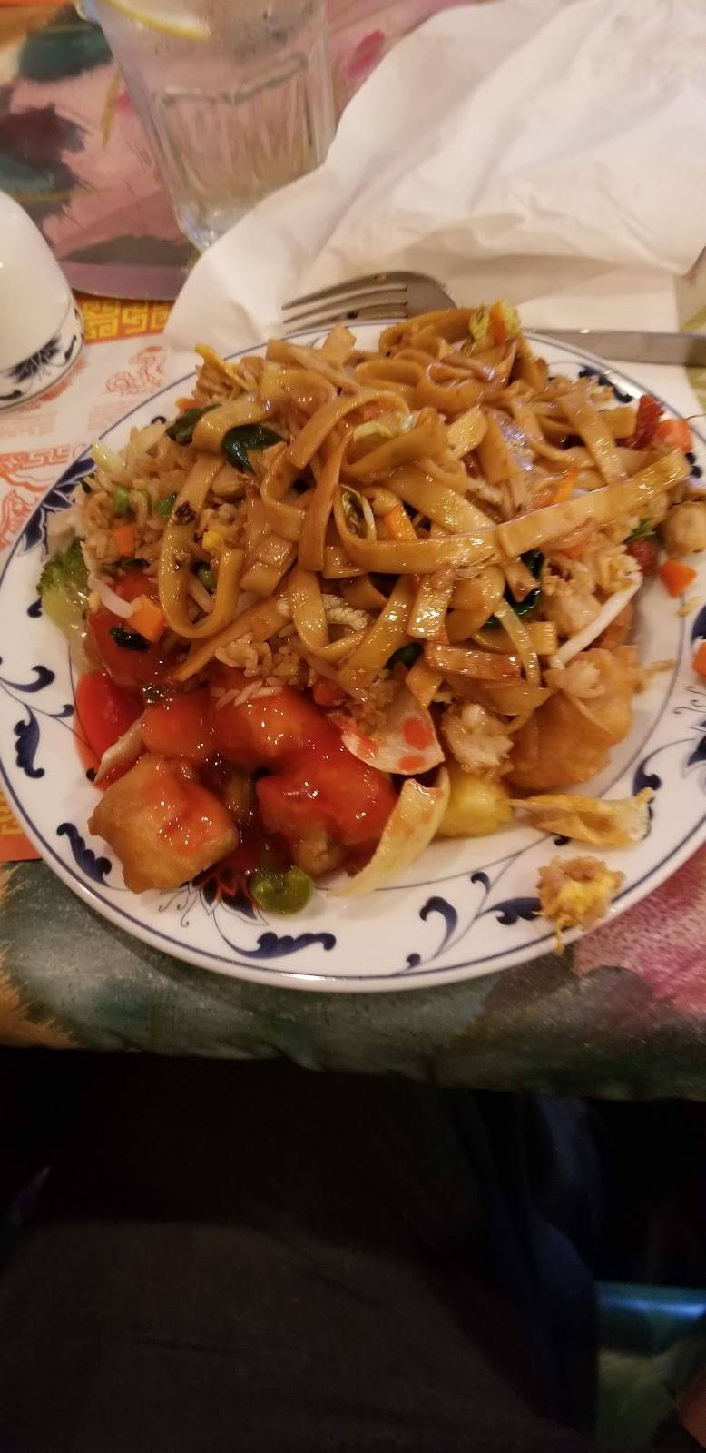 Green Garden | restaurant | 1678 S Eastwood Dr, Woodstock, IL 60098, USA | 8153381168 OR +1 815-338-1168