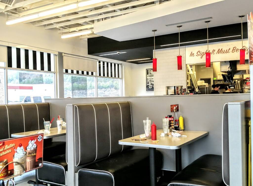 Steak n Shake | restaurant | 210 Cassidy Blvd, Pikeville, KY 41501, USA | 6065093663 OR +1 606-509-3663