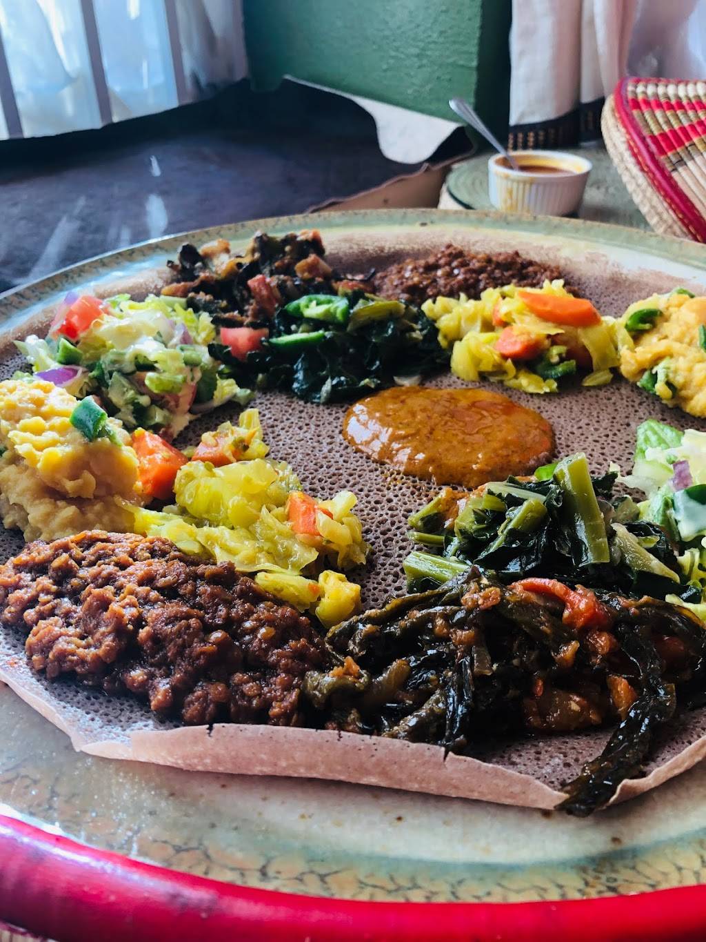 Emma Habesha Restaurant | restaurant | 726 N La Brea Ave, Inglewood, CA 90302, USA | 4243315650 OR +1 424-331-5650
