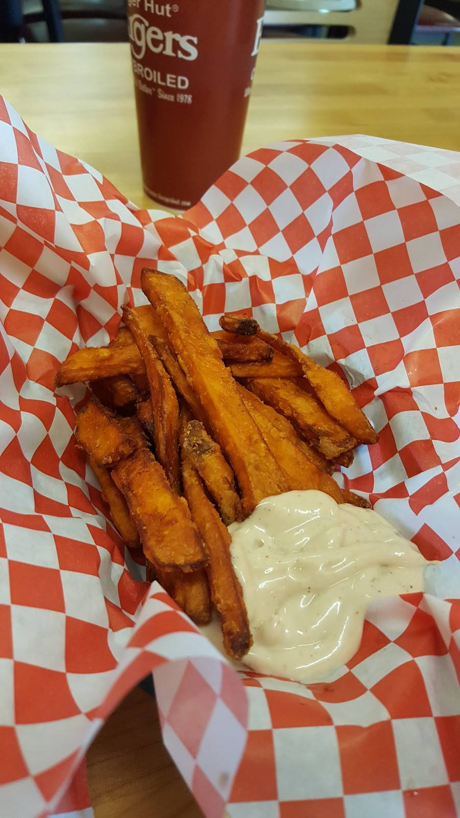 The Burger Hut | restaurant | 2451 Forest Ave, Chico, CA 95928, USA | 5308911430 OR +1 530-891-1430