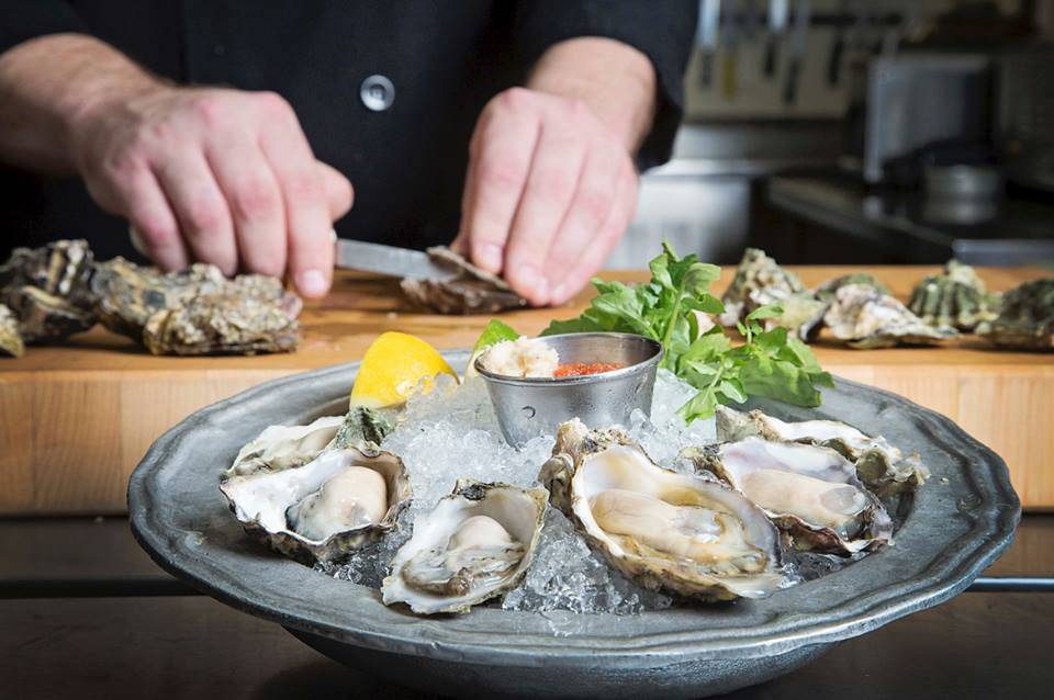 Zs Oyster Bar & Steakhouse | restaurant | 101 Whittington Pkwy, Louisville, KY 40222, USA | 5024298000 OR +1 502-429-8000