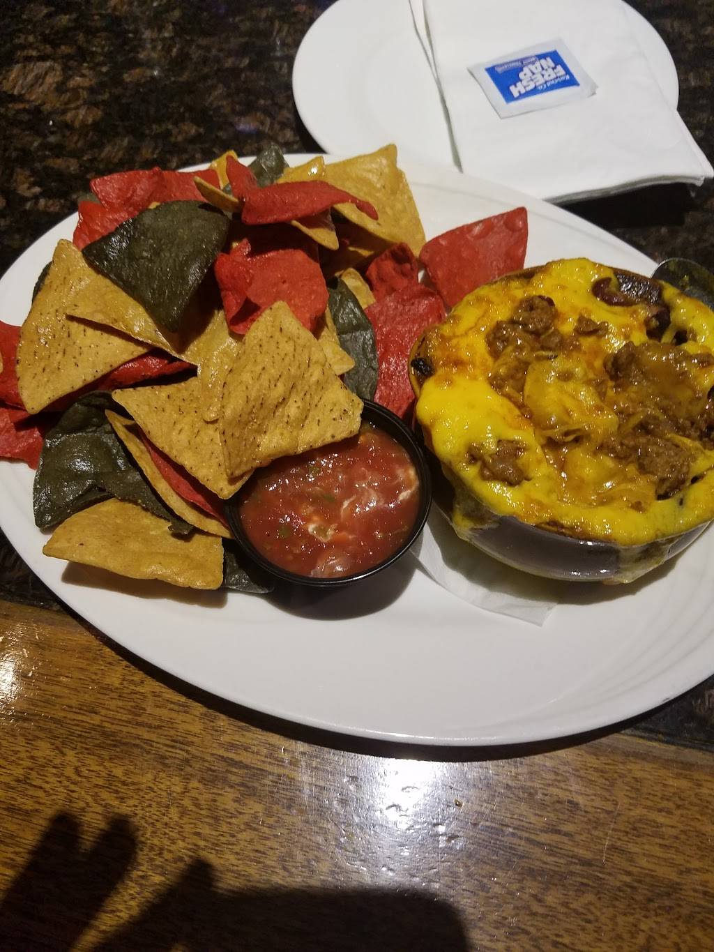 McQuades Neighborhood Grill | restaurant | 275 Merrick Rd, Lynbrook, NY 11563, USA | 5162562820 OR +1 516-256-2820