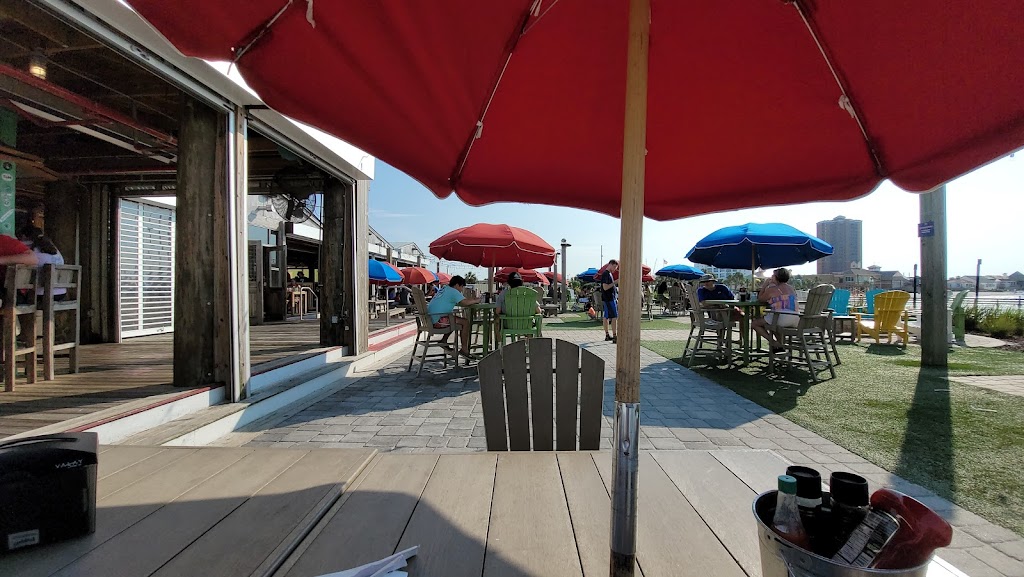 Red Fish Blue Fish Pensacola Beach | restaurant | 5 Via De Luna Dr #B, Pensacola Beach, FL 32561, USA | 8506778899 OR +1 850-677-8899