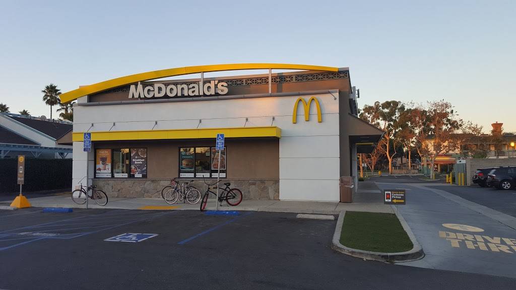 McDonalds | cafe | 630 CA-1, Seal Beach, CA 90740, USA | 5625944801 OR +1 562-594-4801