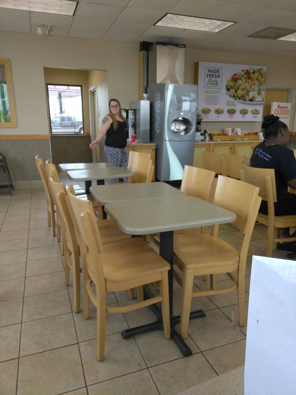 Wendys | restaurant | 12415 Lake June Rd, Balch Springs, TX 75180, USA | 9725840238 OR +1 972-584-0238