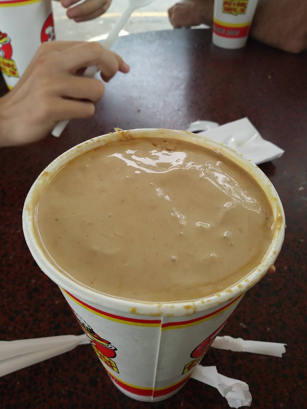 Richmond Dog N Suds | meal takeaway | 11015 US-12, Richmond, IL 60071, USA | 8156787011 OR +1 815-678-7011