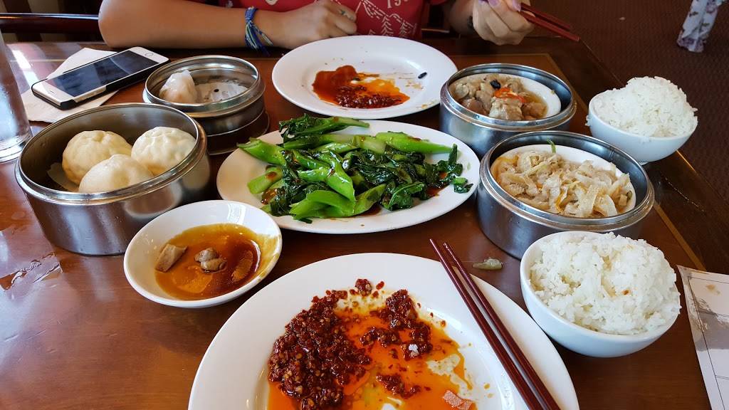 Fungs Kitchen | restaurant | 3231 N Classen Blvd, Oklahoma City, OK 73118, USA | 4055244133 OR +1 405-524-4133