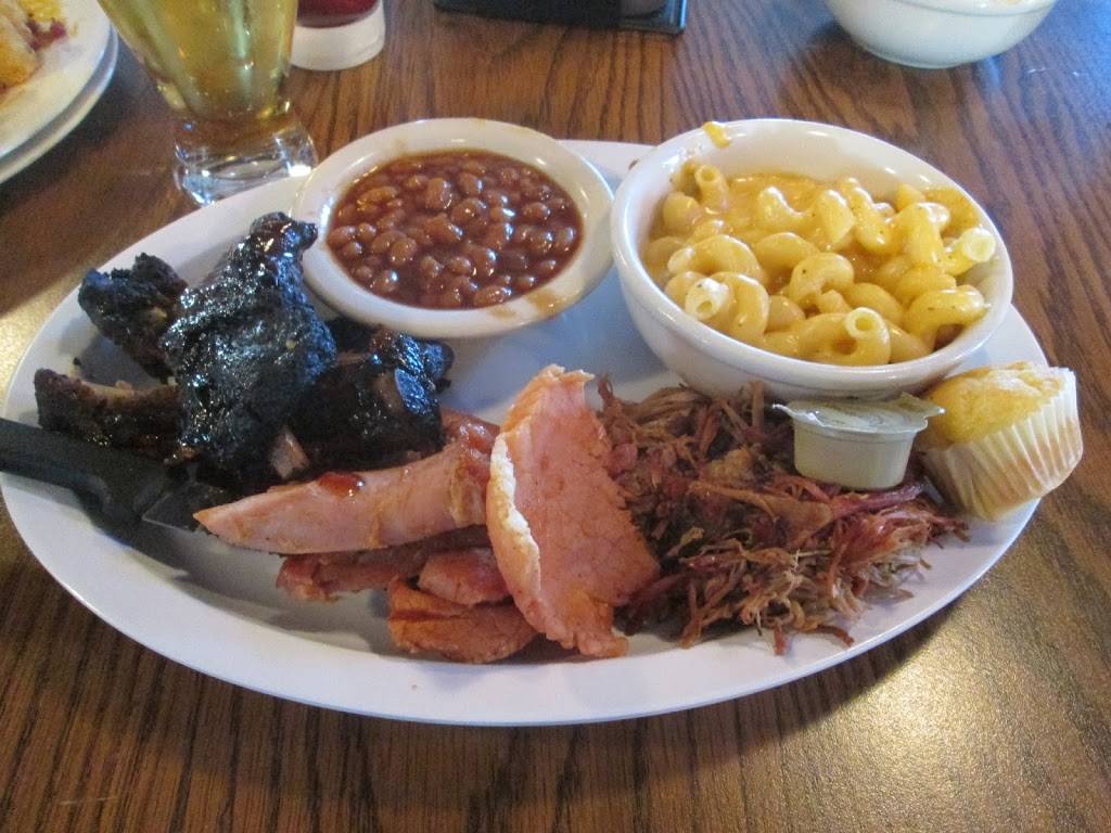 Tonys Butt Shack BBQ & Catering | restaurant | 2380 Water St, Peru, IL 61354, USA | 8152239890 OR +1 815-223-9890